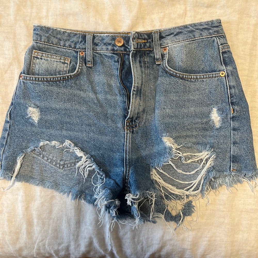 Forever 21 high waisted distressed denim shorts, size 27